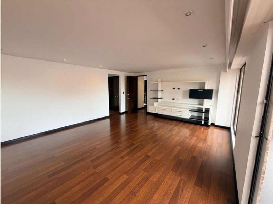 Apartamento de 3 alcobas en venta en Molinos Norte, Bogotá, 206 m² · foto 13 de 15