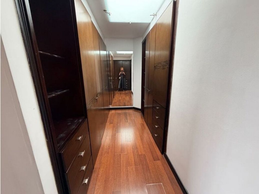 Apartamento de 3 alcobas en venta en Molinos Norte, Bogotá, 206 m² · foto 11 de 15