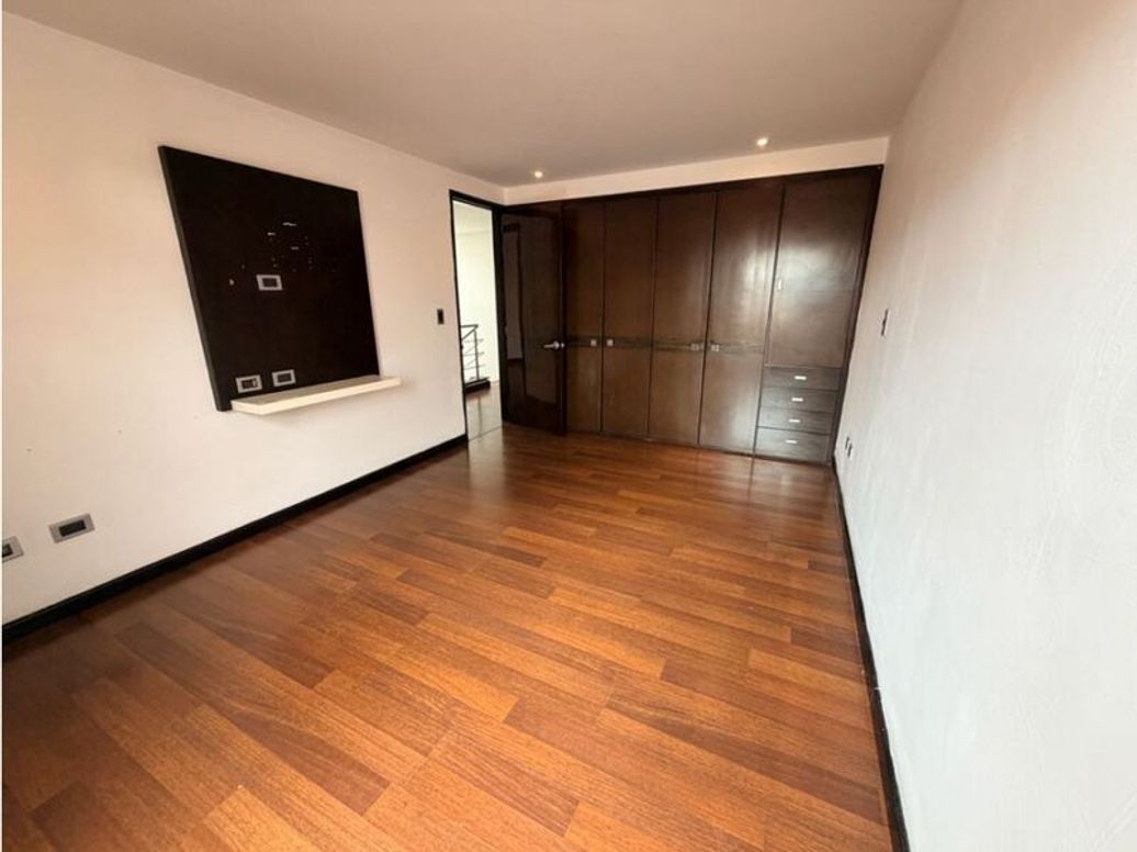 Apartamento de 3 alcobas en venta en Molinos Norte, Bogotá, 206 m² · foto 6 de 15
