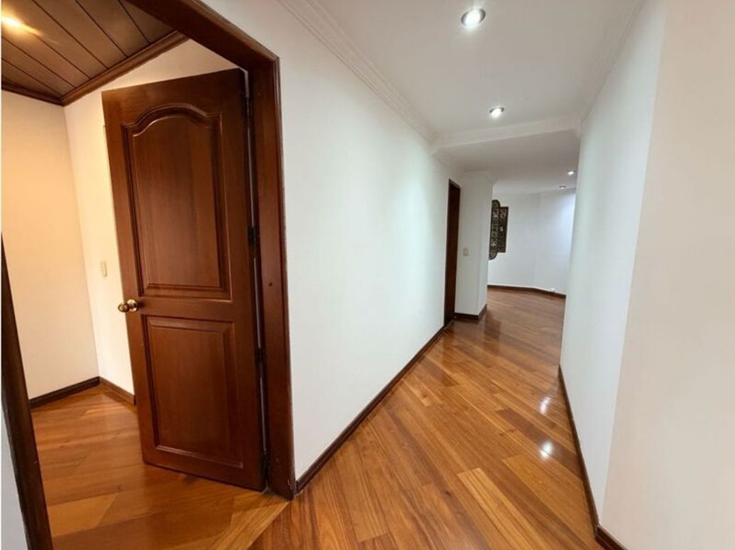 Apartamento de 3 alcobas en venta en Chico Norte Et. Iii, Bogotá, 191 m² · foto 20 de 20
