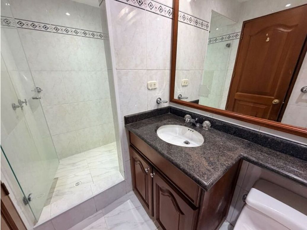 Apartamento de 3 alcobas en venta en Chico Norte Et. Iii, Bogotá, 191 m² · foto 19 de 20