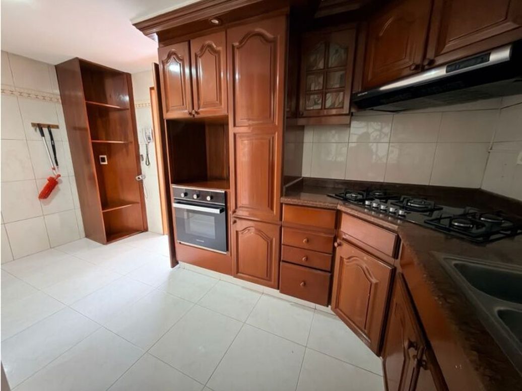 Apartamento de 3 alcobas en venta en Chico Norte Et. Iii, Bogotá, 191 m² · foto 5 de 20