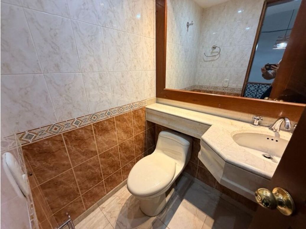 Apartamento de 3 alcobas en venta en Chico Norte Et. Iii, Bogotá, 191 m² · foto 8 de 20