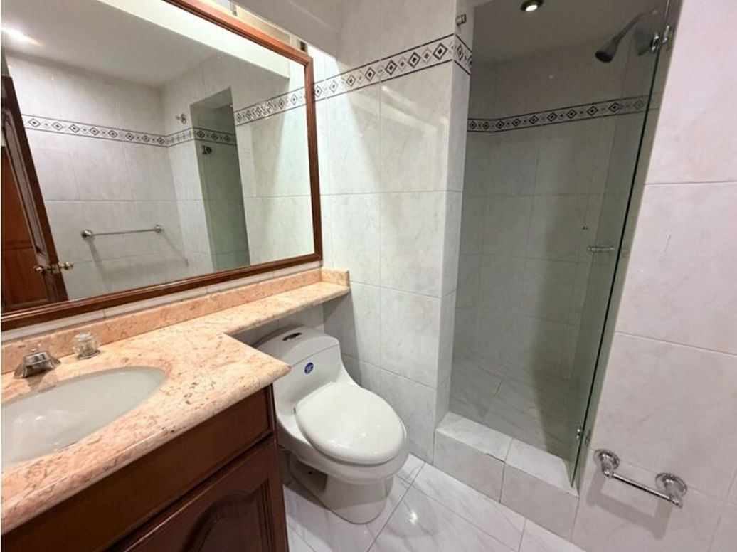 Apartamento de 3 alcobas en venta en Chico Norte Et. Iii, Bogotá, 191 m² · foto 9 de 20