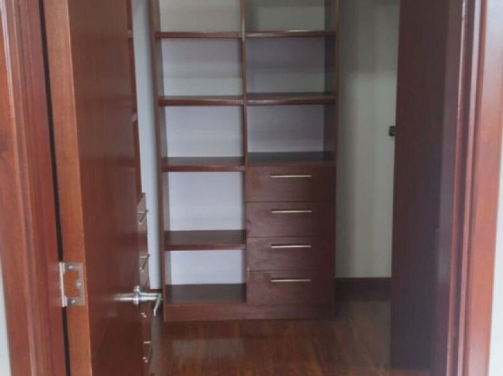 Apartamento de 3 alcobas en venta en Santa Barbara Central, Bogotá, 291 m² · foto 19 de 20