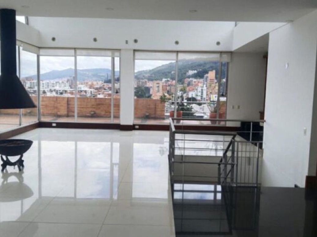 Apartamento de 3 alcobas en venta en Santa Barbara Central, Bogotá, 291 m² · foto 7 de 20