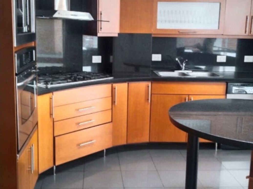 Apartamento de 3 alcobas en venta en Santa Barbara Central, Bogotá, 291 m² · foto 9 de 20