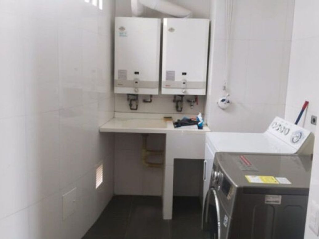 Apartamento de 3 alcobas en venta en Santa Barbara Central, Bogotá, 291 m² · foto 10 de 20