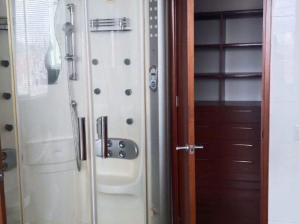 Apartamento de 3 alcobas en venta en Santa Barbara Central, Bogotá, 291 m² · foto 17 de 20