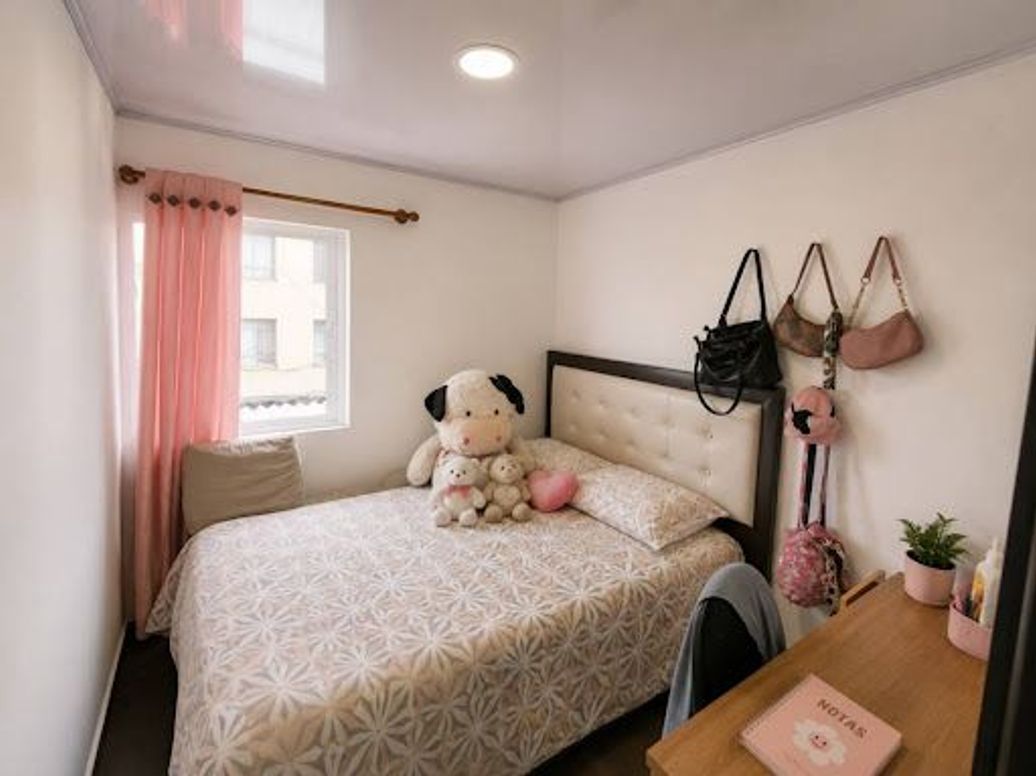 Casa de 13 alcobas en venta en Villa Elisa, Bogotá, 219 m² · foto 18 de 20