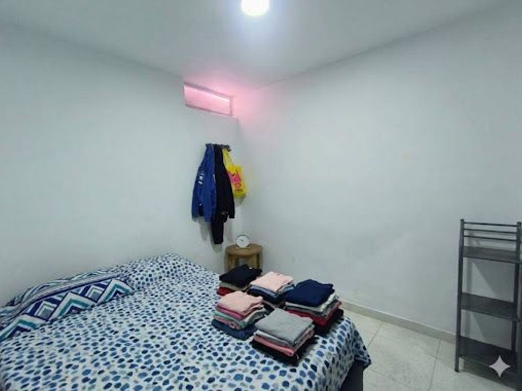Casa de 13 alcobas en venta en Villa Elisa, Bogotá, 219 m² · foto 12 de 20