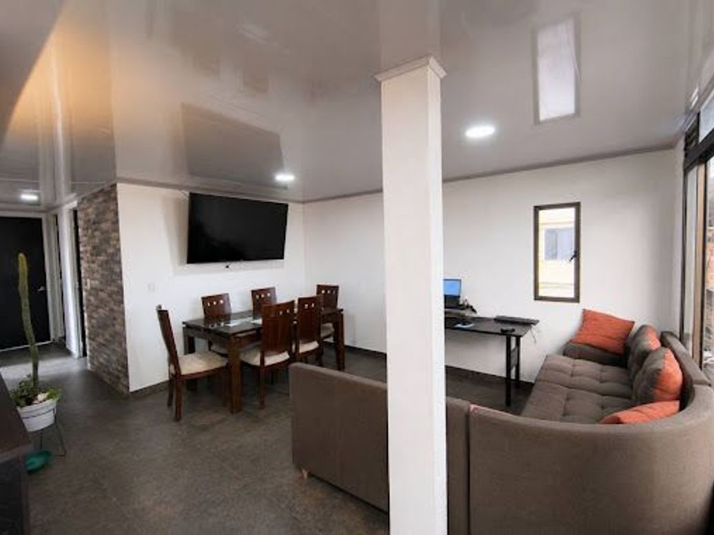 Casa de 13 alcobas en venta en Villa Elisa, Bogotá, 219 m² · foto 13 de 20