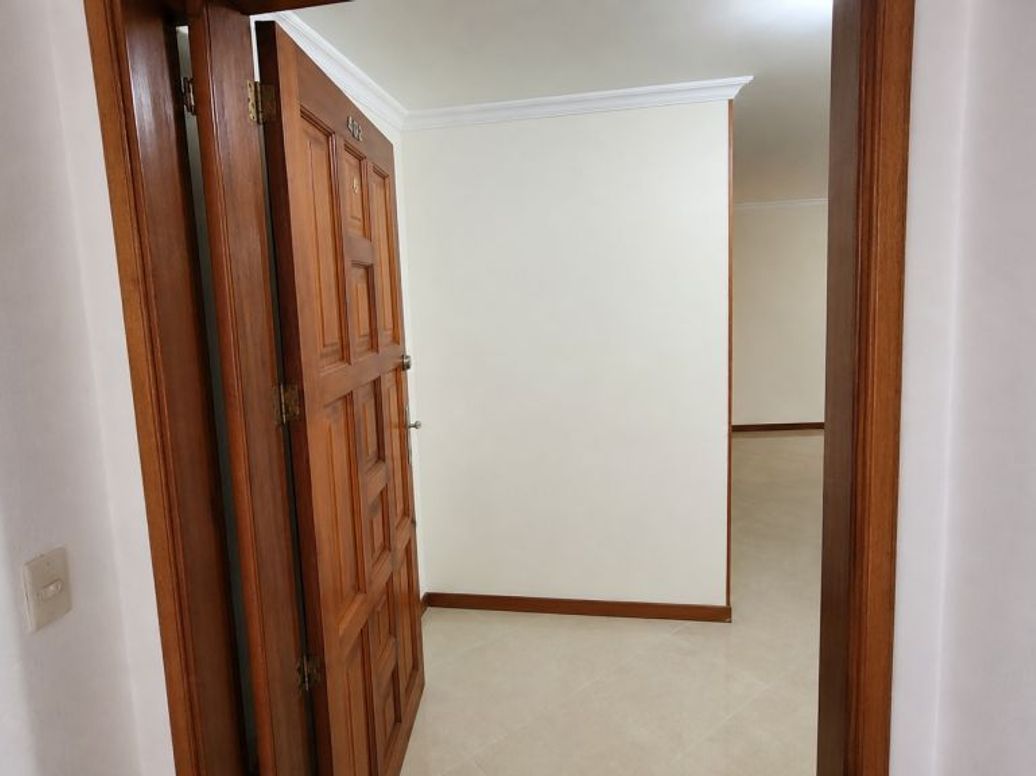 Apartamento de 3 alcobas en venta en Victoria Norte, Bogotá, 101 m² · foto 3 de 16