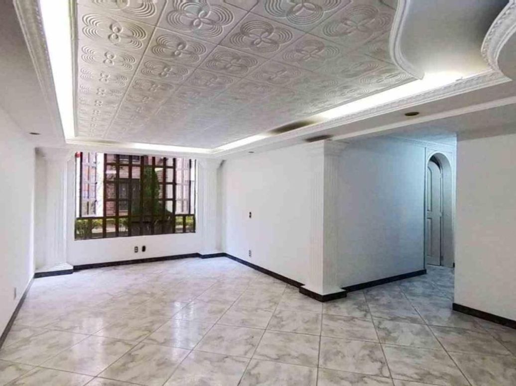 Apartamento de 3 alcobas en venta en Los Naranjos, Bogotá, 67 m² · foto 2 de 19