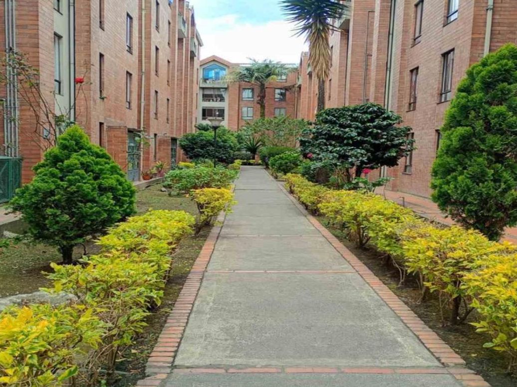 Apartamento de 3 alcobas en venta en Los Naranjos, Bogotá, 67 m² · foto 17 de 19