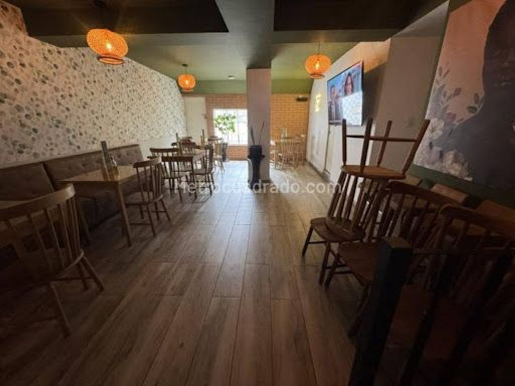 Casa de 6 alcobas en venta en Quinta Camacho, Bogotá, 258 m² · foto 3 de 8