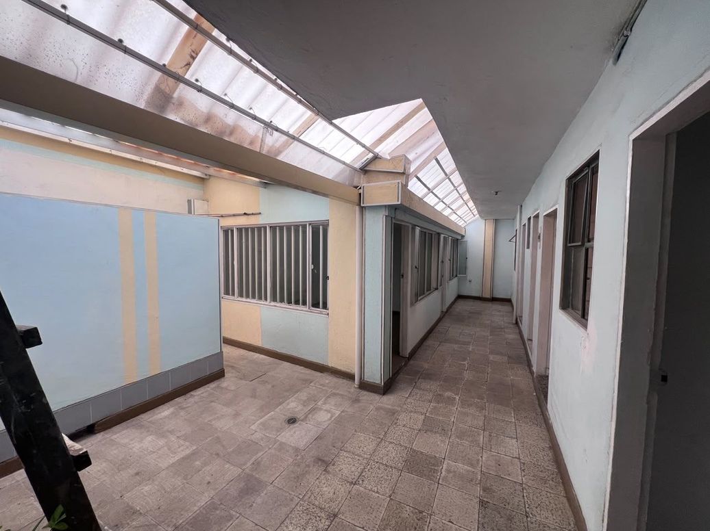 Casa de 6 alcobas en venta en Bellavista Occidental, Bogotá, 242 m² · foto 6 de 20