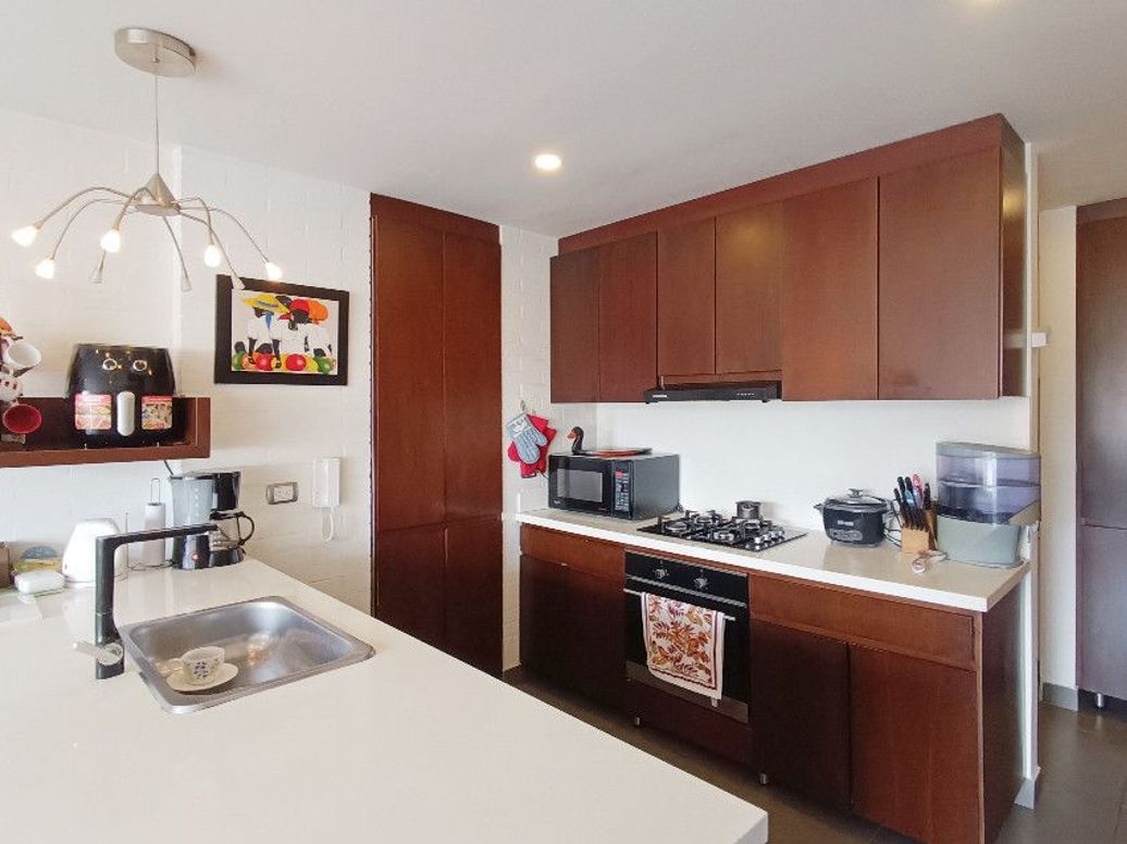 Apartamento de 3 alcobas en venta en Puente Largo, Bogotá, 178 m² · foto 3 de 20