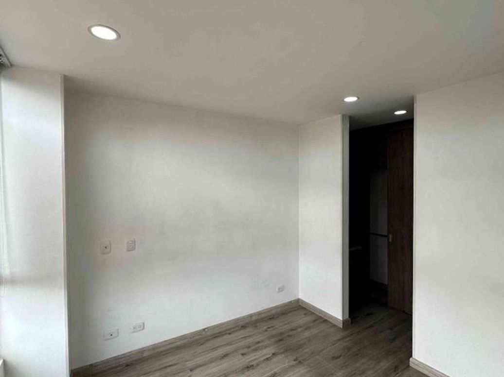 Apartamento de 1 alcoba en venta en La Soledad Norte, Bogotá, 32 m² · foto 3 de 11