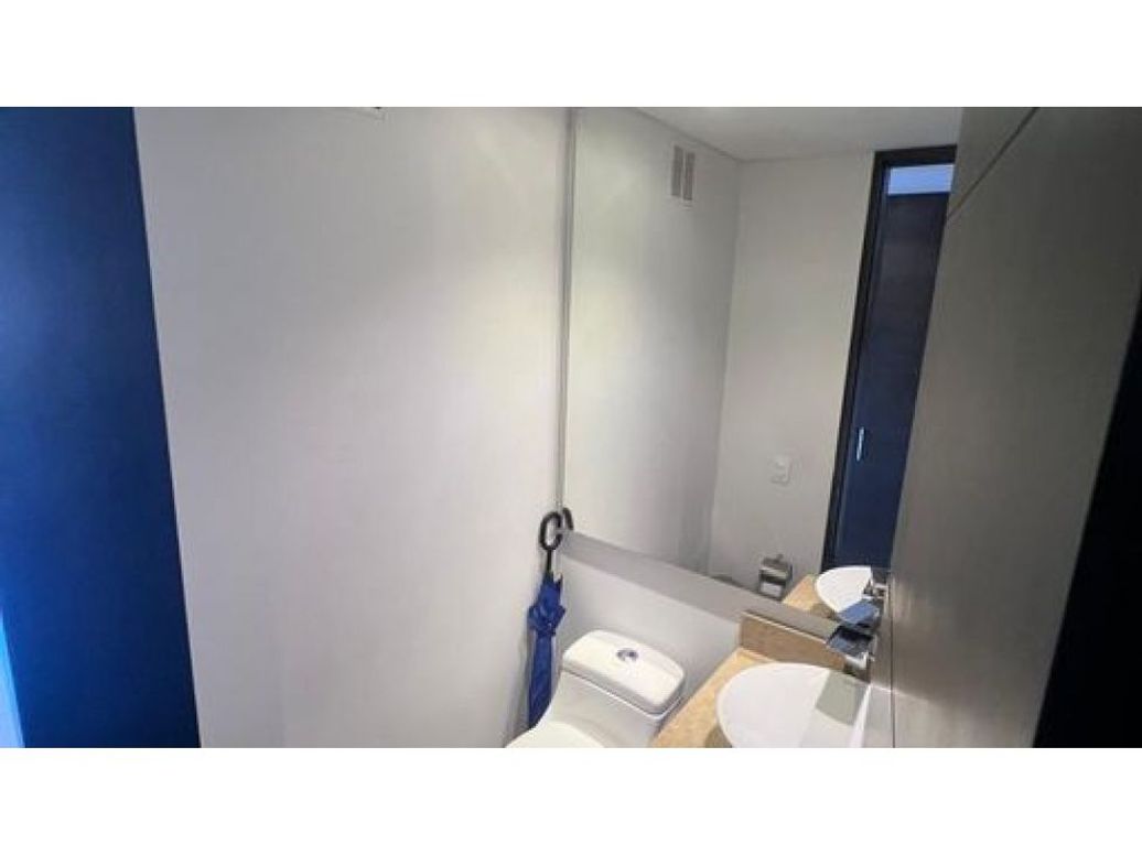 Apartamento de 3 alcobas en venta en Santa Barbara, Bogotá, 135 m² · foto 16 de 20