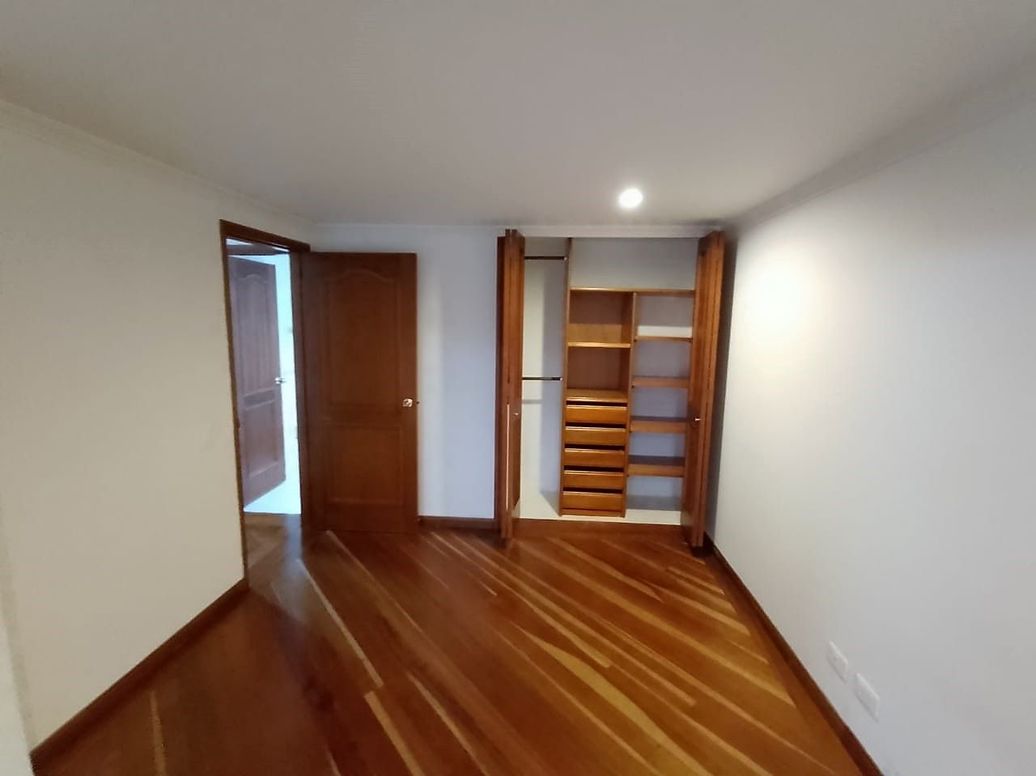 Apartamento de 3 alcobas en venta en Chico Norte Et. Iii, Bogotá, 164 m² · foto 2 de 20