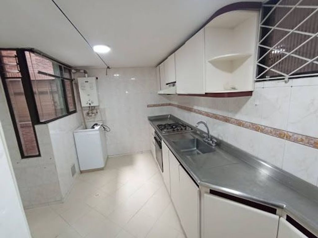 Apartamento de 3 alcobas en venta en El Batán, Bogotá, 76 m² · foto 3 de 20