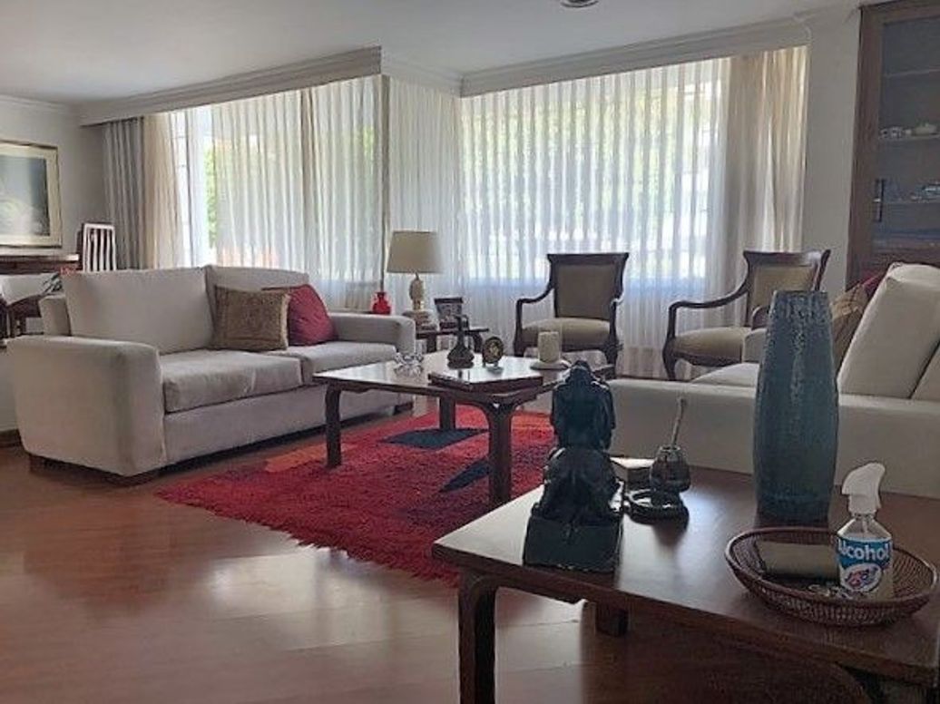 Apartamento de 3 alcobas en venta en San Patricio, Bogotá, 143 m² · foto 2 de 18