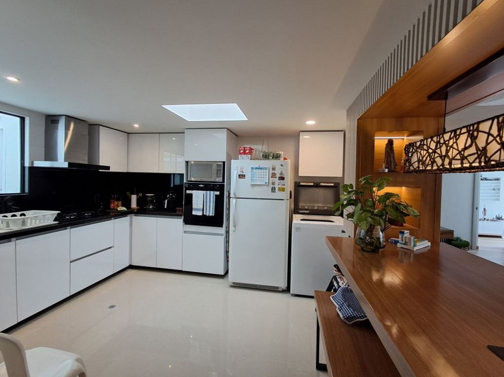 Apartamento de 3 alcobas en venta en El Contador, Bogotá, 104 m² · foto 2 de 16