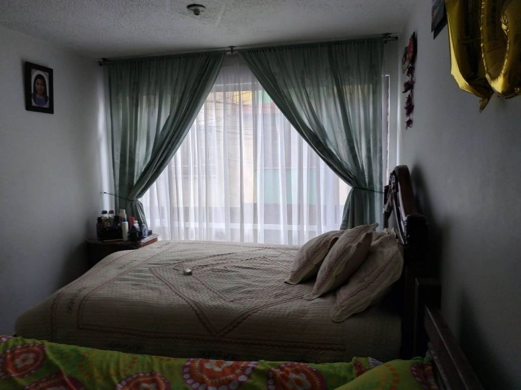 Casa de 6 alcobas en venta en Cjr. Cerezo Hacienda El Otoño, Bogotá, 300 m² · foto 9 de 10