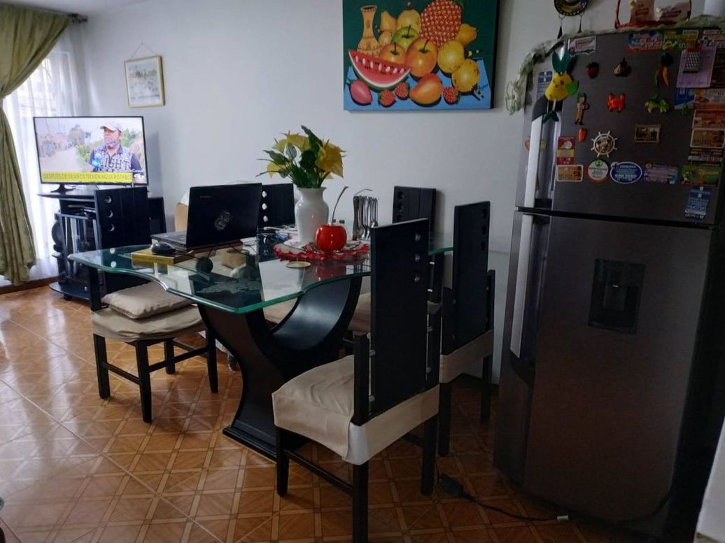 Casa de 6 alcobas en venta en Cjr. Cerezo Hacienda El Otoño, Bogotá, 300 m² · foto 4 de 10