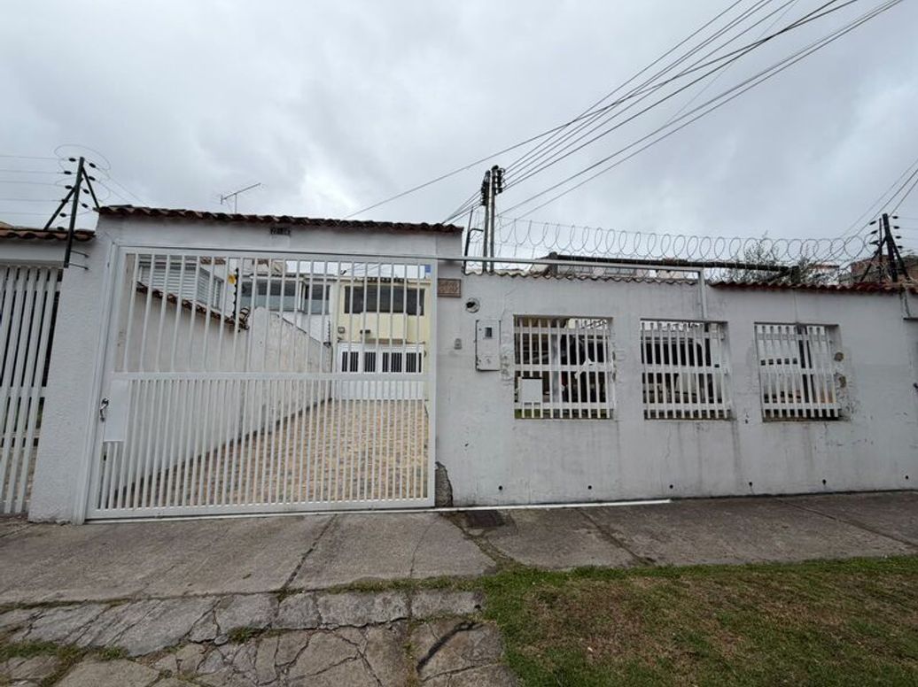 Casa de 4 alcobas en venta en Los Cedritos, Bogotá, 287 m² · foto 2 de 11