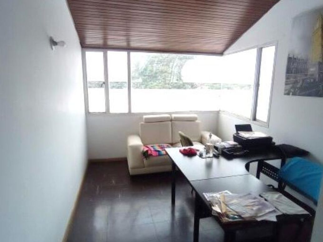 Casa de 4 alcobas en venta en Los Cedritos, Bogotá, 287 m² · foto 9 de 11