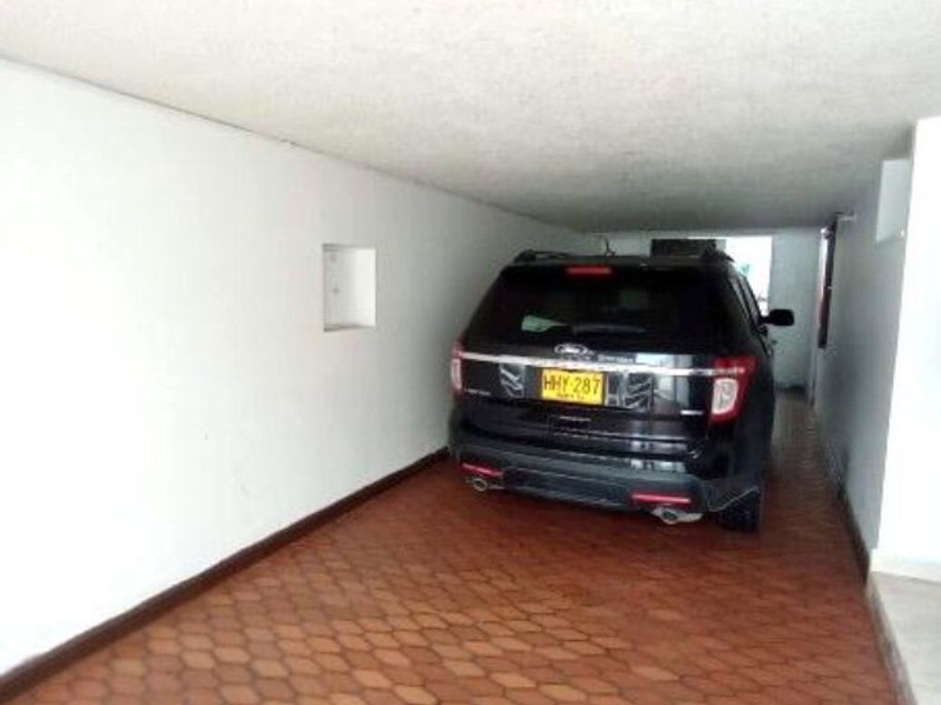 Casa de 4 alcobas en venta en Los Cedritos, Bogotá, 287 m² · foto 11 de 11