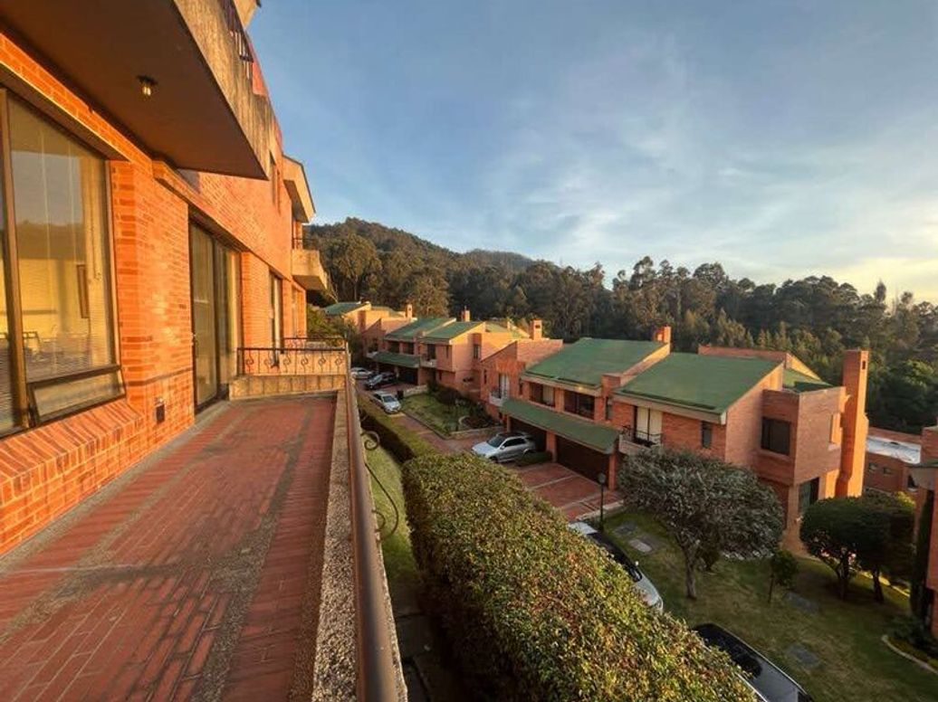 Casa de 5 alcobas en venta en Usaquén, Bogotá, 520 m² · foto 3 de 18