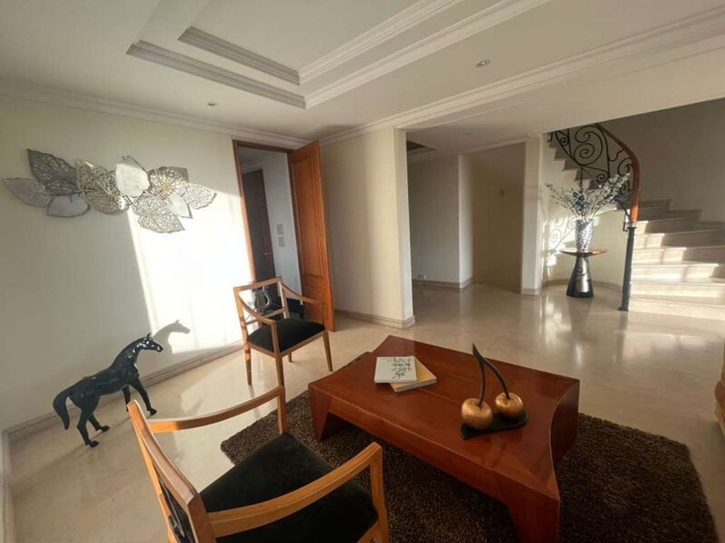 Casa de 5 alcobas en venta en Usaquén, Bogotá, 520 m² · foto 12 de 18