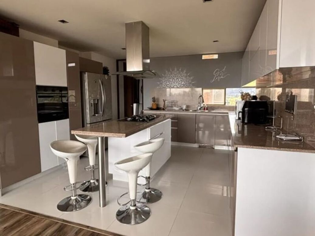 Apartamento de 3 alcobas en venta en Casa Blanca, Bogotá, 168 m² · foto 4 de 20