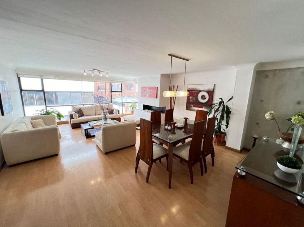 Apartamento de 3 alcobas en arriendo en Chico, Bogotá, 144 m² · foto 2 de 20