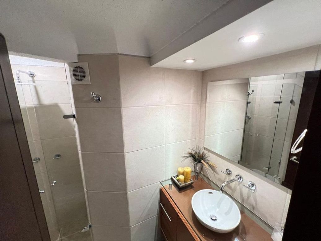 Apartamento de 3 alcobas en arriendo en Chico, Bogotá, 144 m² · foto 19 de 20
