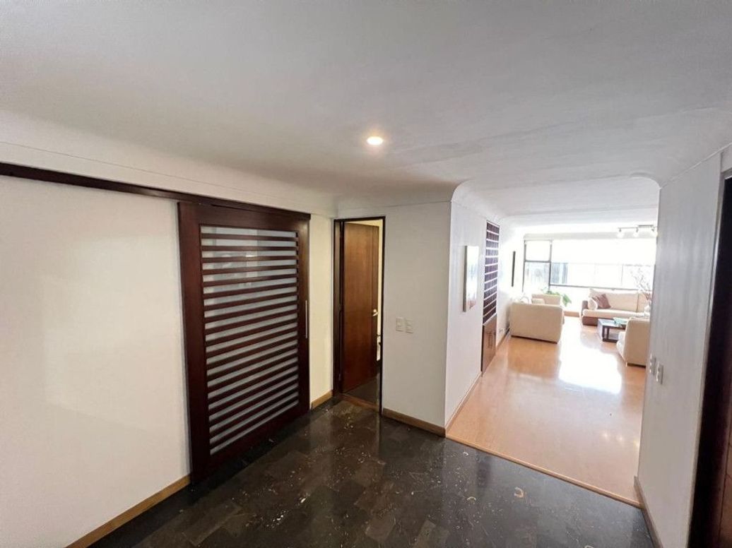 Apartamento de 3 alcobas en arriendo en Chico, Bogotá, 144 m² · foto 8 de 20