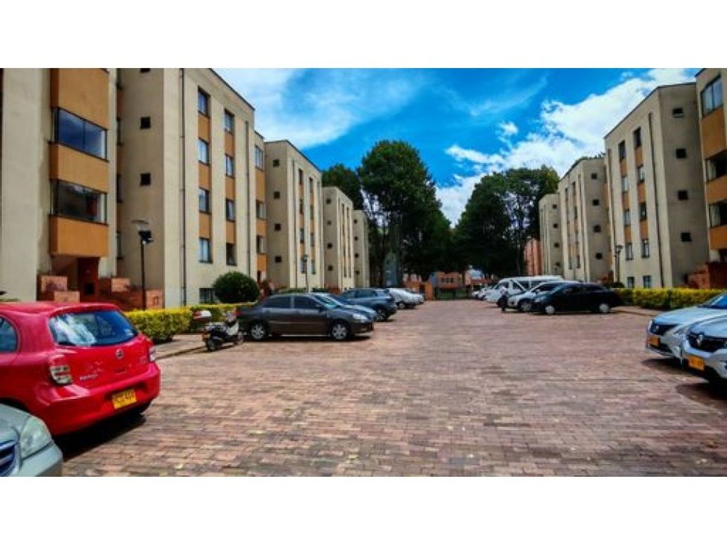 Apartamento de 3 alcobas en venta en San Cipriano, Bogotá, 57 m² · foto 3 de 12