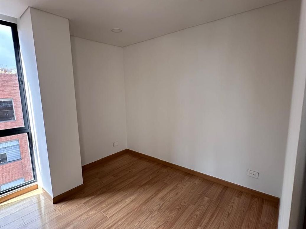 Apartamento de 3 alcobas en venta en Los Cedritos, Bogotá, 80 m² · foto 4 de 20