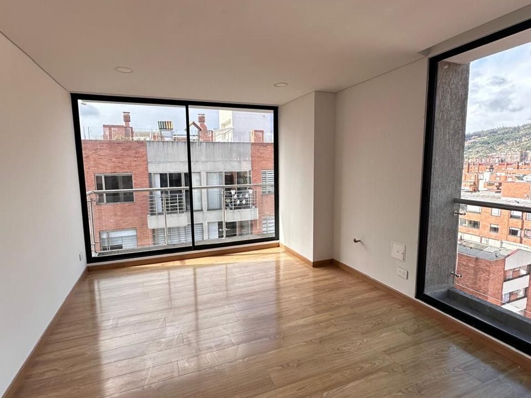 Apartamento de 3 alcobas en venta en Los Cedritos, Bogotá, 80 m² · foto 14 de 20