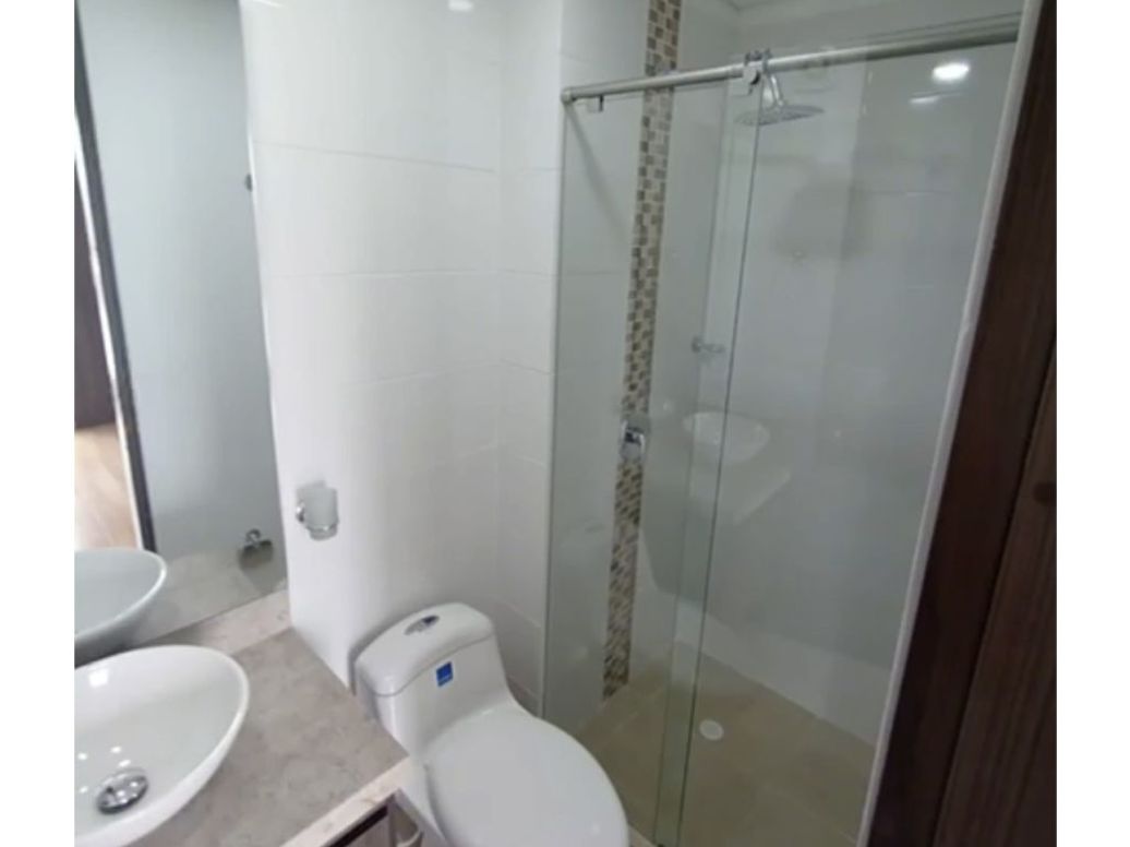 Apartamento de 3 alcobas en venta en Los Cedritos, Bogotá, 80 m² · foto 16 de 20