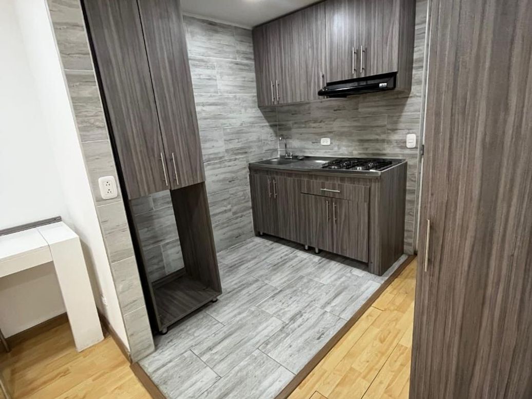 Apartamento de 2 alcobas en venta en Ub. Castilla Real, Bogotá, 39 m² · foto 2 de 15