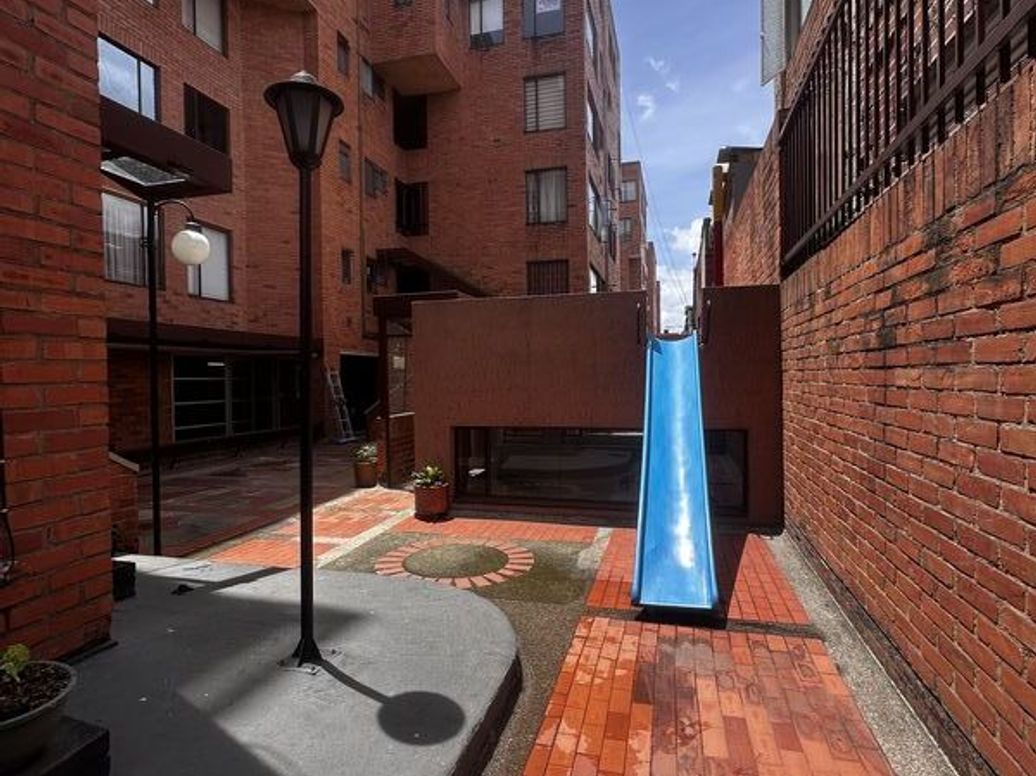 Apartamento de 3 alcobas en venta en Floralia I Sector, Bogotá, 67 m² · foto 19 de 20