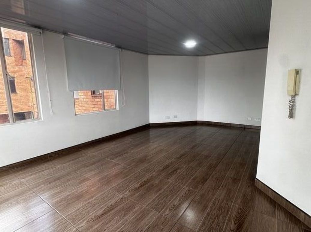 Apartamento de 3 alcobas en venta en Floralia I Sector, Bogotá, 67 m² · foto 2 de 20