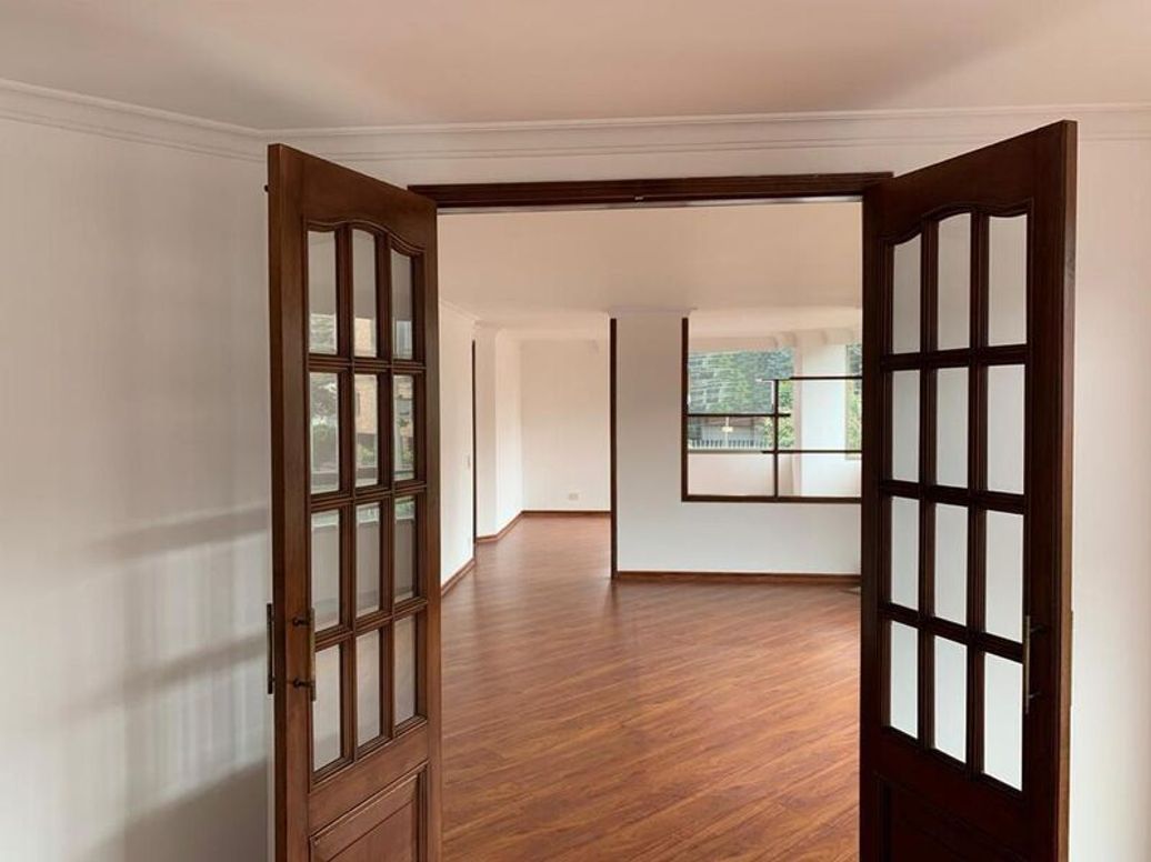Apartamento de 4 alcobas en venta en Chico Norte Et. Iii, Bogotá, 171 m² · foto 2 de 20
