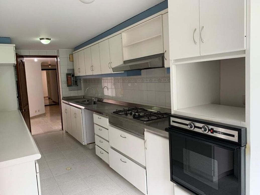 Apartamento de 4 alcobas en venta en Chico Norte Et. Iii, Bogotá, 171 m² · foto 9 de 20