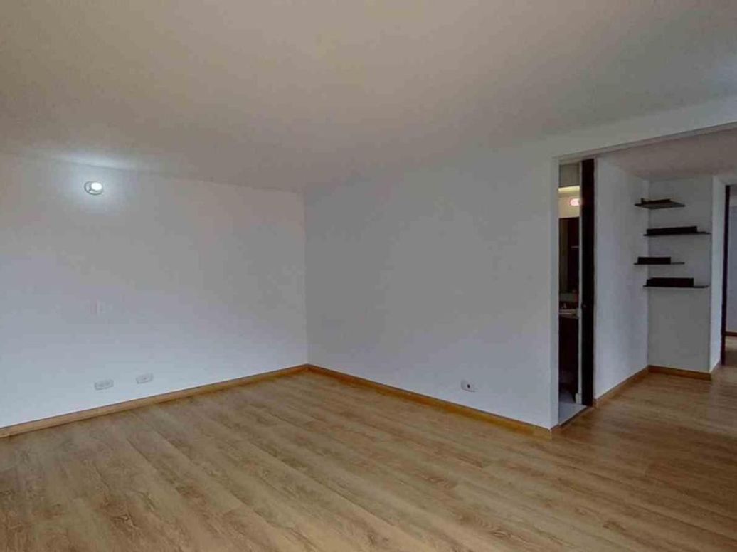 Apartamento de 3 alcobas en venta en Ciudad Techo, Bogotá, 52 m² · foto 2 de 18