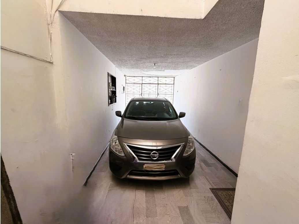 Casa de 8 alcobas en venta en La Aurora, Bogotá, 260 m² · foto 6 de 17